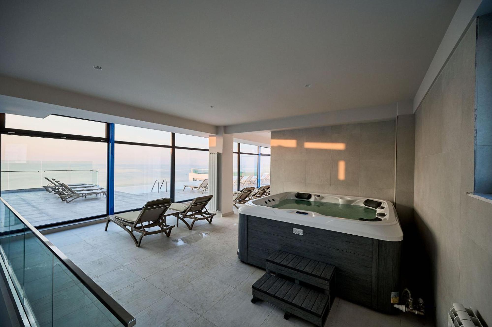 Wave N' Sea Apartment In Infinity Beach Resort - Parking Mamaia Εξωτερικό φωτογραφία